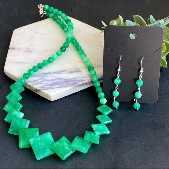 Green Jade Necklace Earring Set Handmade Gemstone Jewelry - Picture 9 of 9